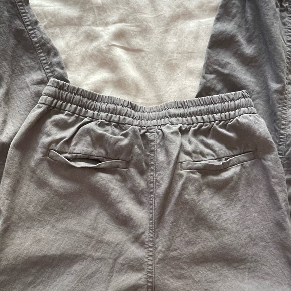 Gray Linen Capri Pants - Picture 5 of 6